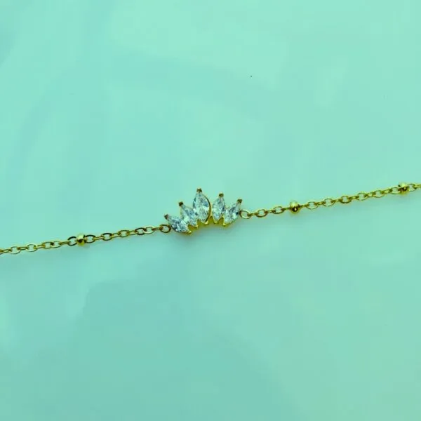 crown-sparkle-bracelet-3-600x600.webp