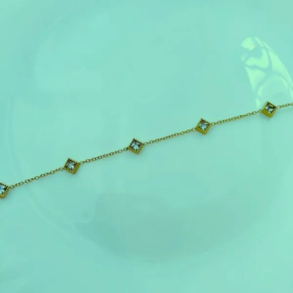 square-crystal-bracelet-2-1-600x600.webp