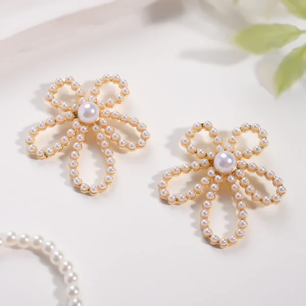 Flower of Pearl Earrings