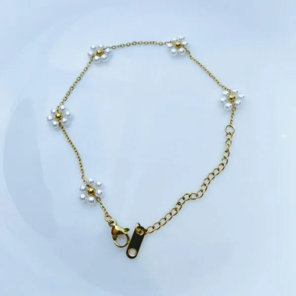 Daisy Pearl Floral Chain Bracelet