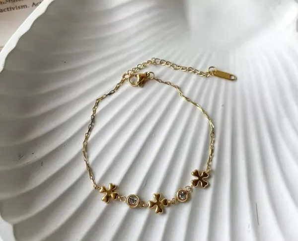 Clover Sparkle Bracelet