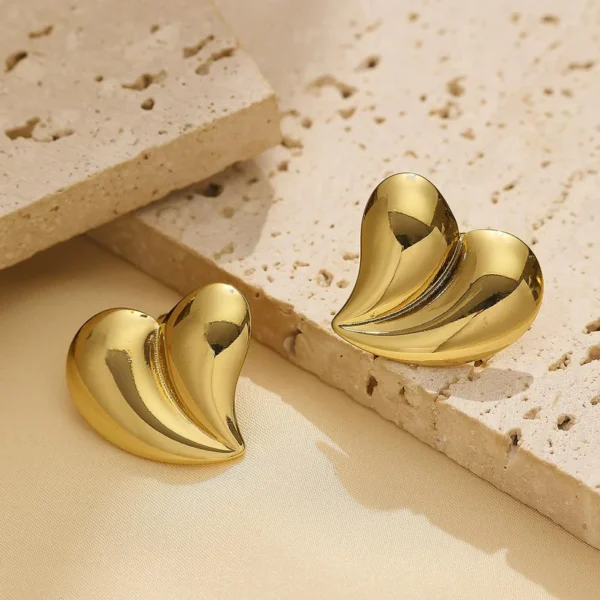 Curved Heart Studs Earrings