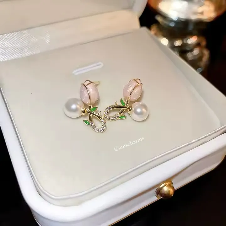 Twisted Pearl Tulip Flower Earrings
